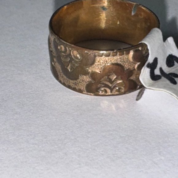 14 Kt Gp Wide Band Floral Ring, Size 6 1/2 - Picture 10 of 13